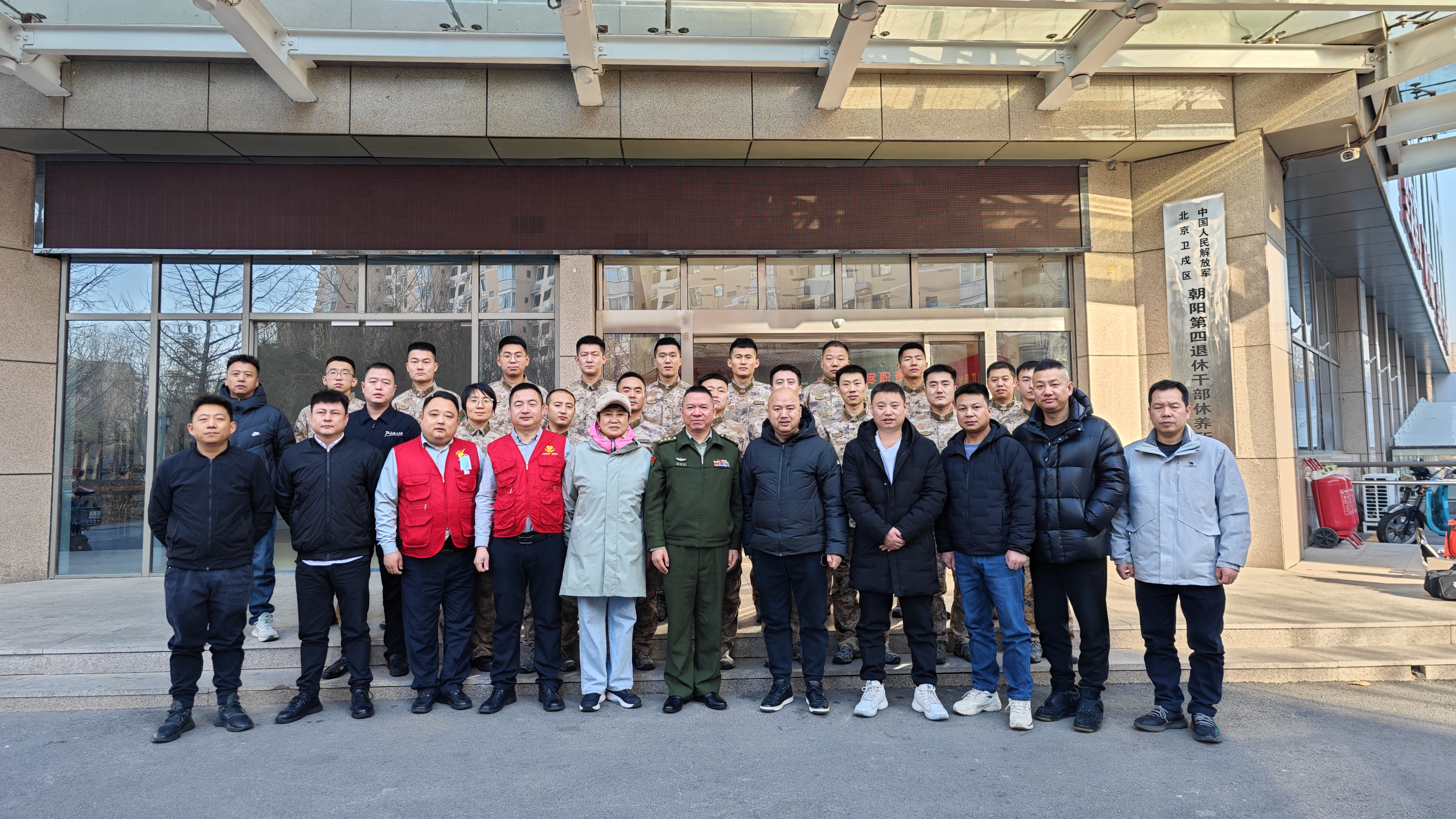 “益”起行，再出发——修脚服务队开展足部保健爱心公益活动